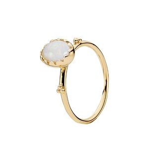 Soft Sweetness 14k white opal